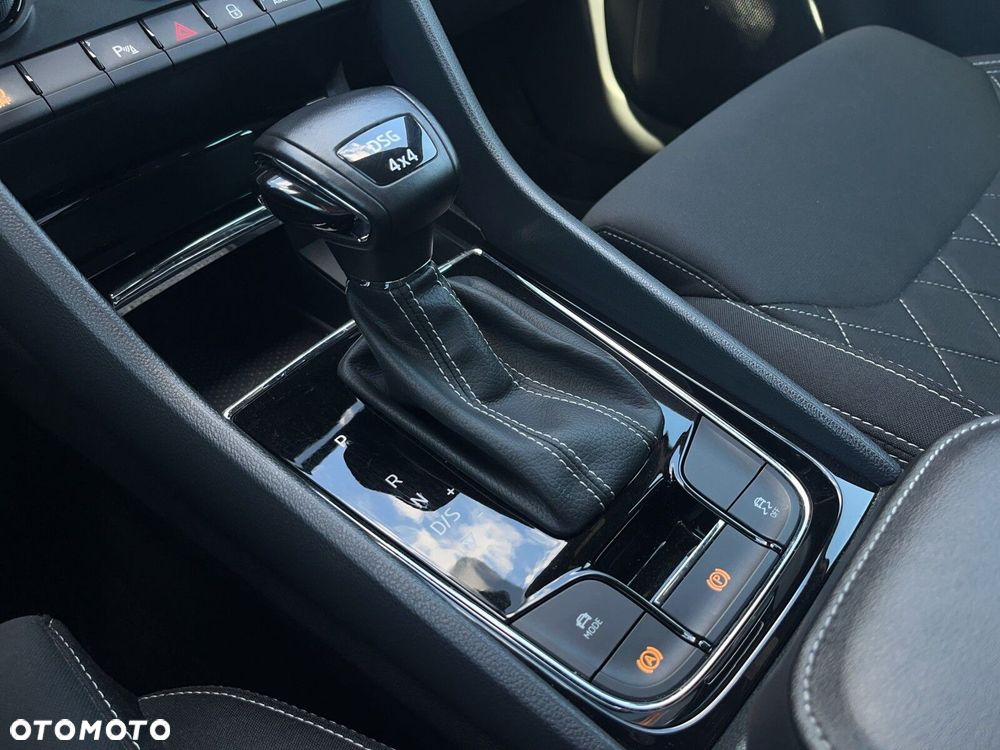 Skoda Karoq 2.0 TSI 4x4 Sportline DSG - 28
