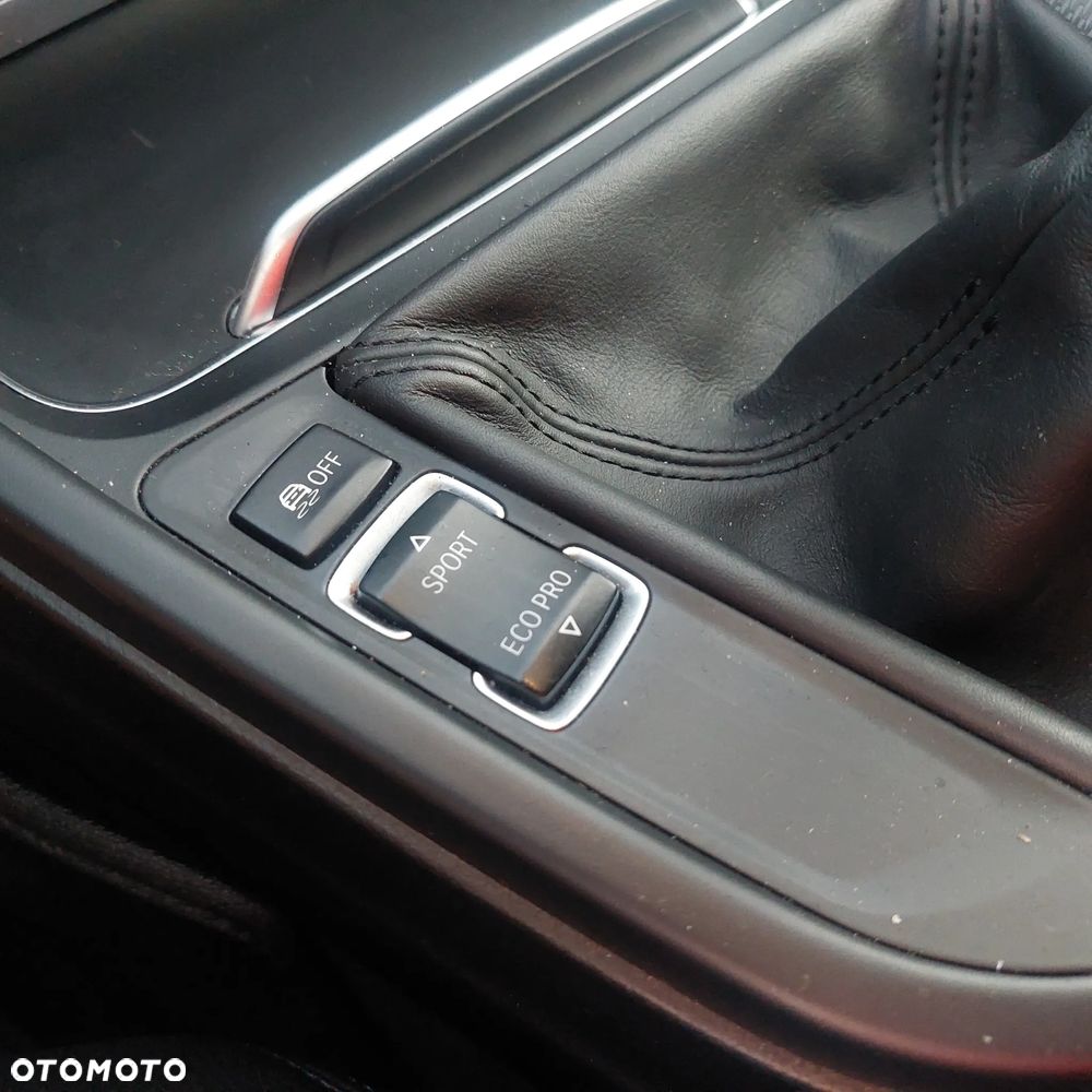 BMW Seria 3 320d M Sport - 14