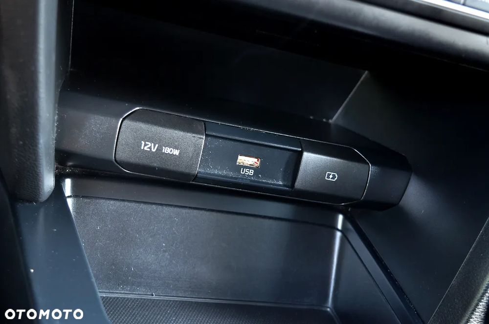 Kia XCeed 1.6 CRDi SCR L Business Line - 32