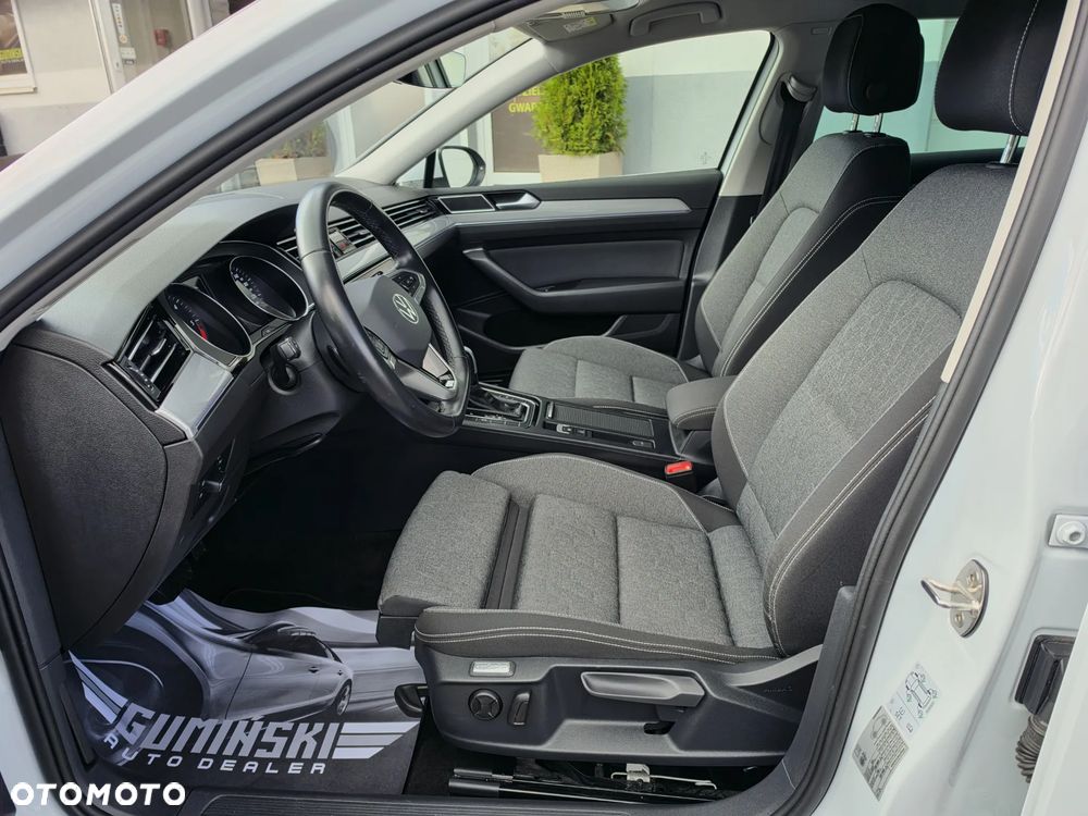Volkswagen Passat Variant 2.0 TDI SCR DSG Conceptline - 19