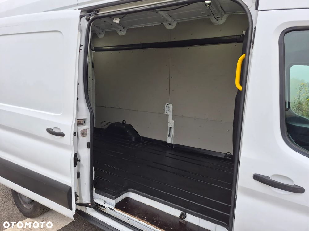 Ford E-TRANSIT Salon PL L3H3 - 14