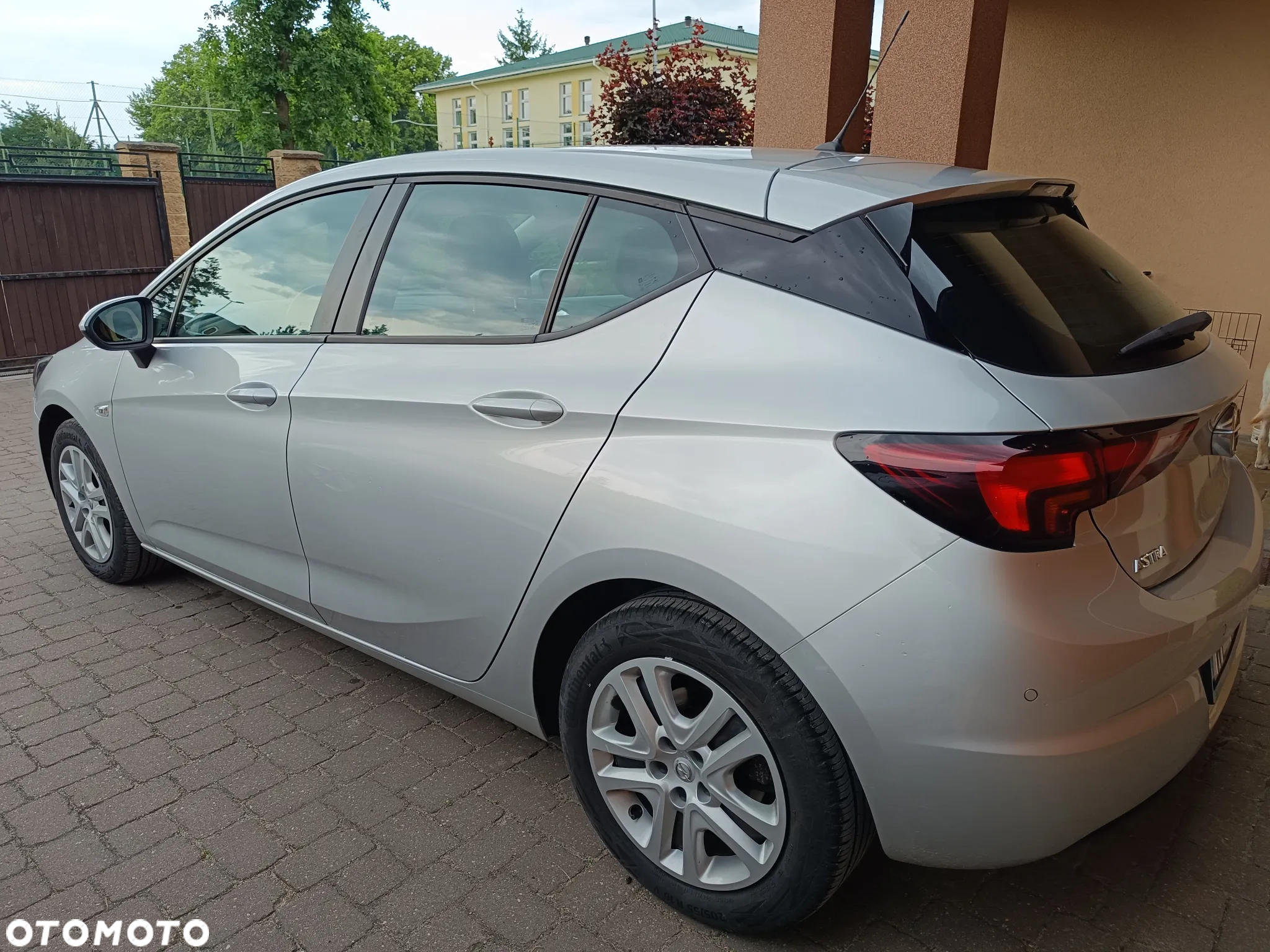Opel Astra V 1.2 T Elegance S&S - 31