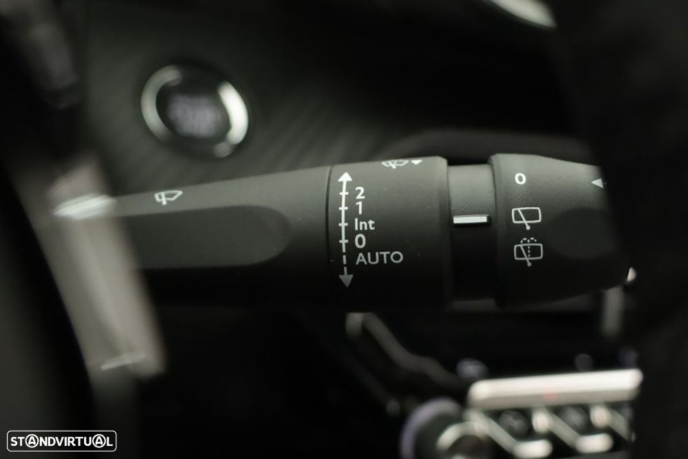 Peugeot e-2008 54 kWh Allure - 19