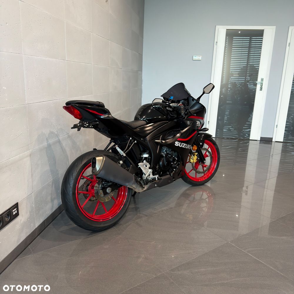 Suzuki GSX-R - 3