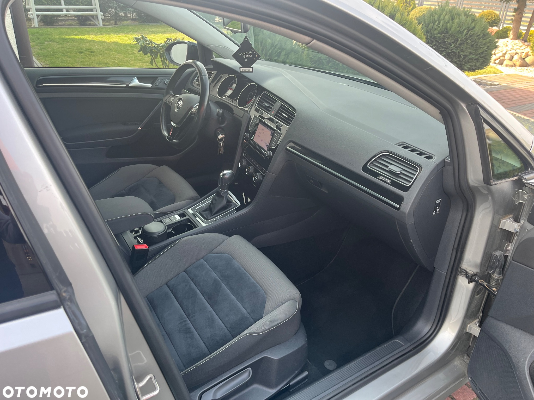 Volkswagen Golf 1.6 TDI DPF DSG Highline - 20