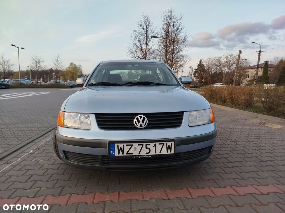 Volkswagen Passat 1.8 - 4