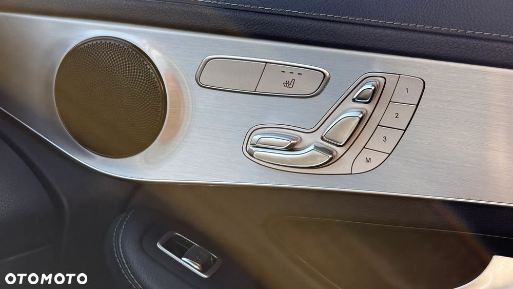 Mercedes-Benz GLC 300 d 4Matic 9G-TRONIC AMG Line - 26