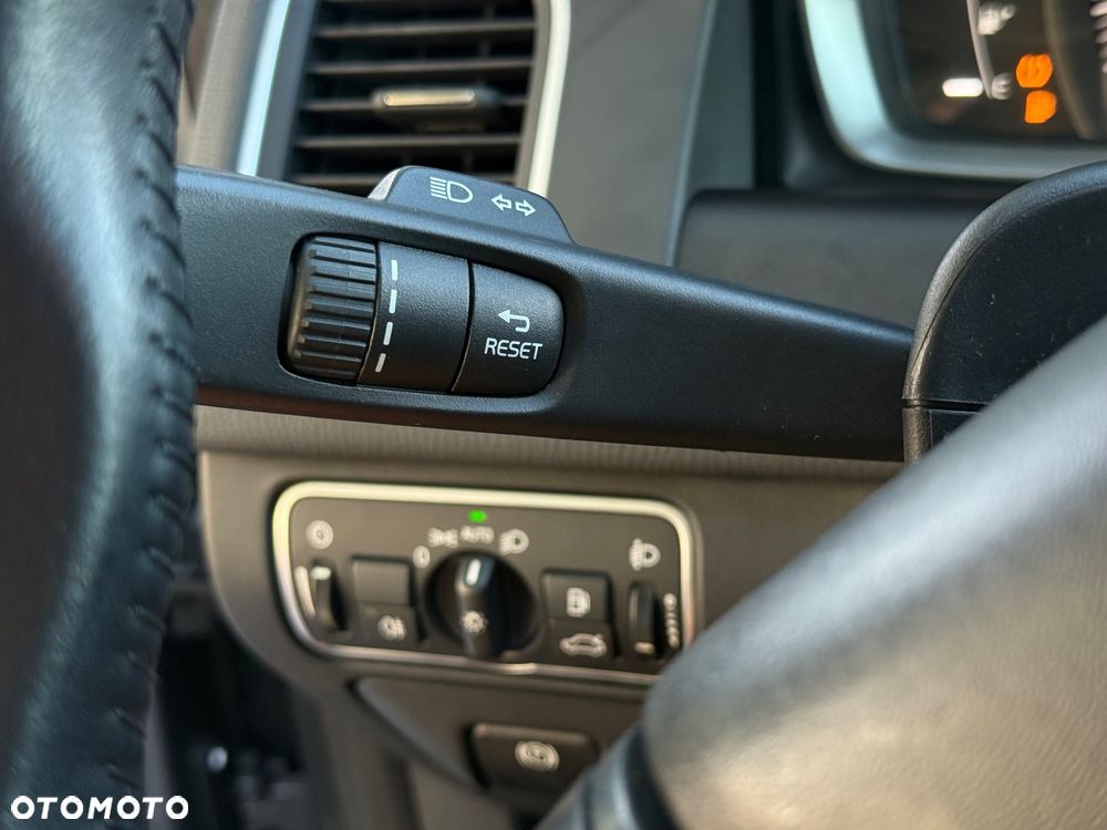 Volvo XC 60 D3 Momentum - 17