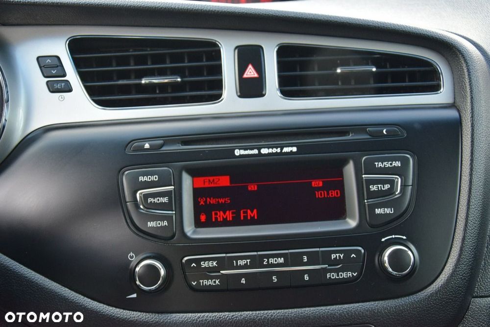 Kia Ceed 1.4 CVVT Dream Team Edition - 28