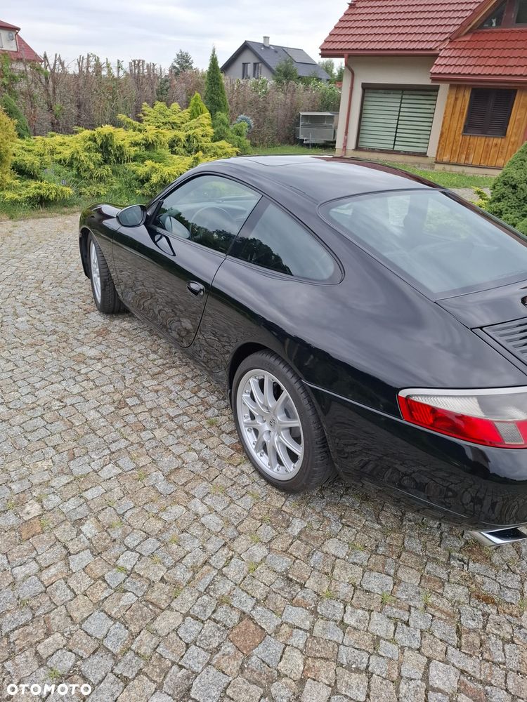Porsche 911 Carrera - 8