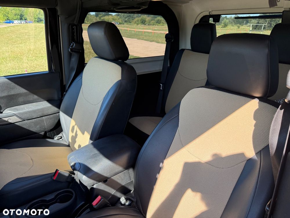 Jeep Wrangler 3.6 X - 9