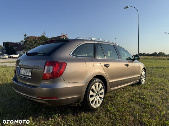 Skoda Superb 2.0 TDI Platinum - 4