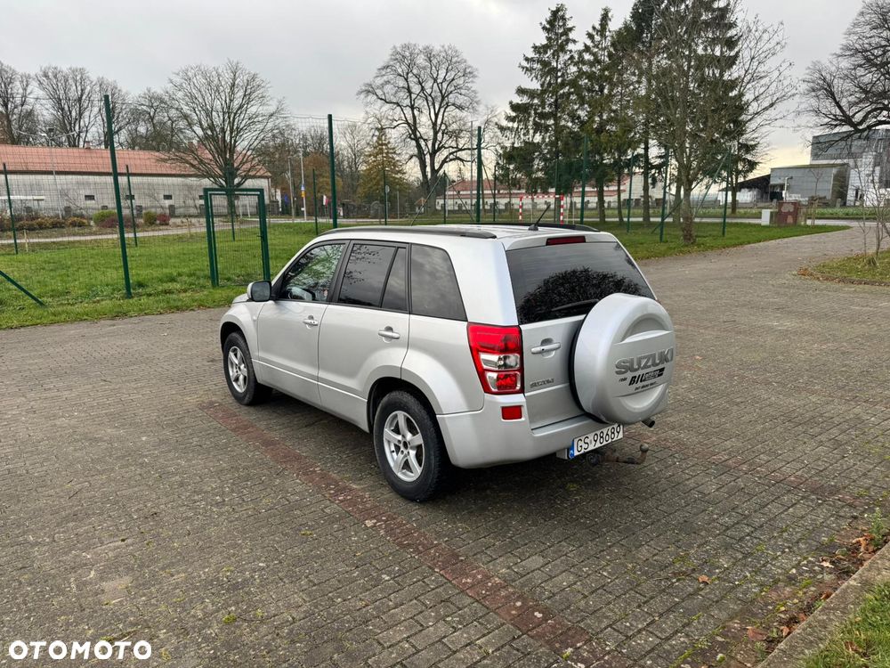 Suzuki Grand Vitara 2.0 - 5