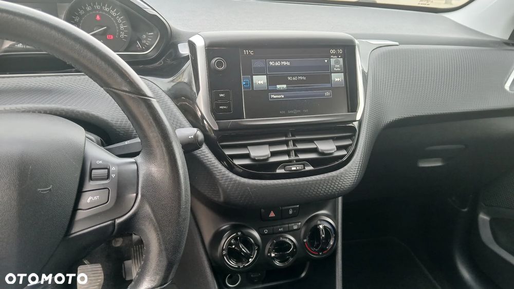 Peugeot 208 1.2 PureTech Style - 16
