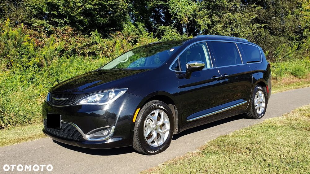 Chrysler Pacifica - 3