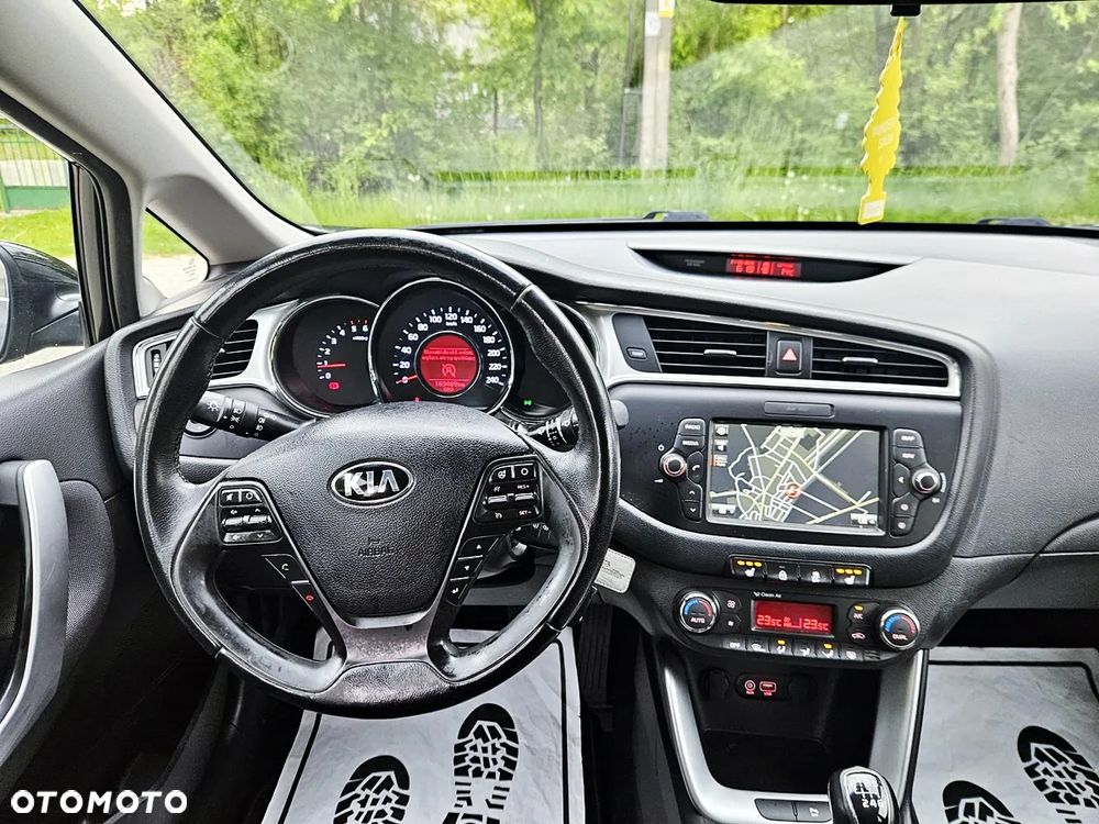 Kia Ceed 1.6 CRDi 136 ISG Spirit - 18