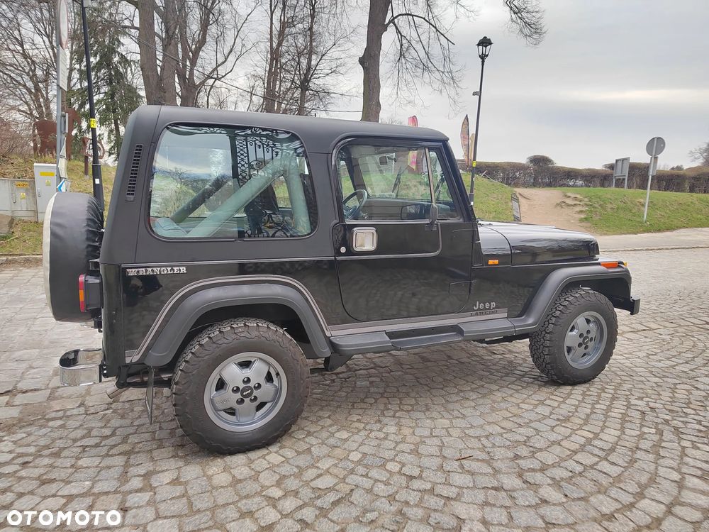 Jeep Wrangler - 11