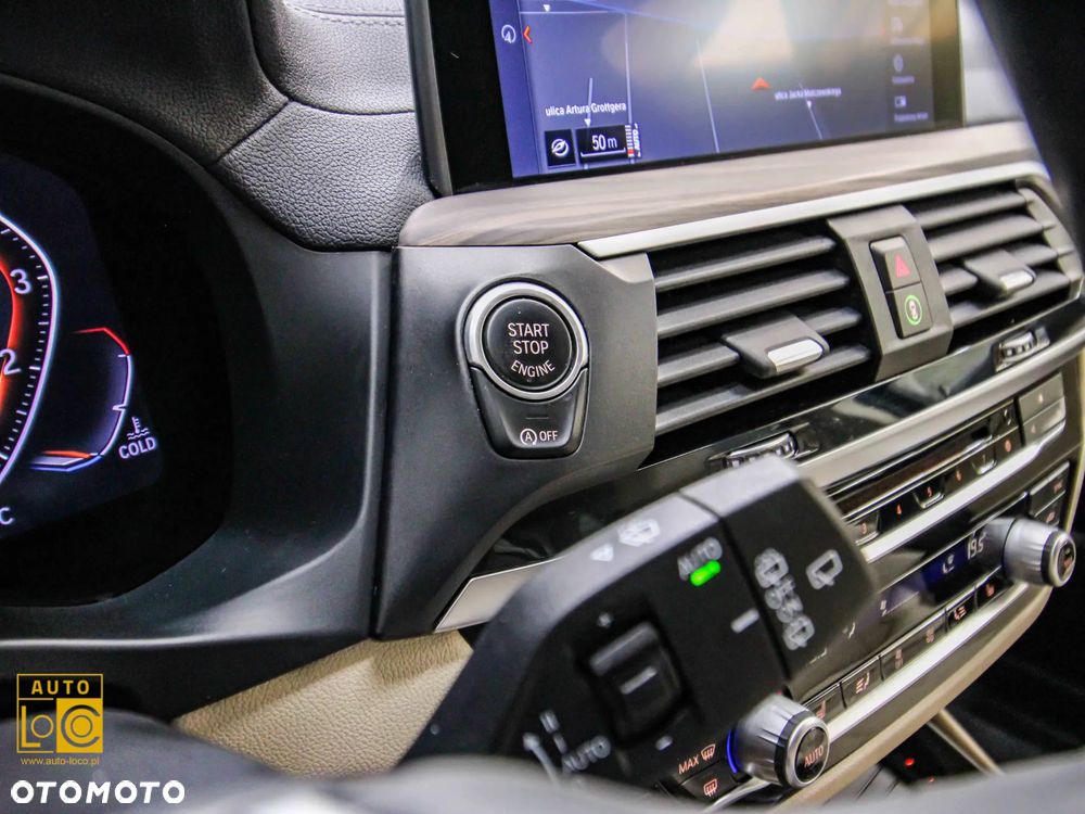 BMW X3 xDrive20i Luxury Line - 34