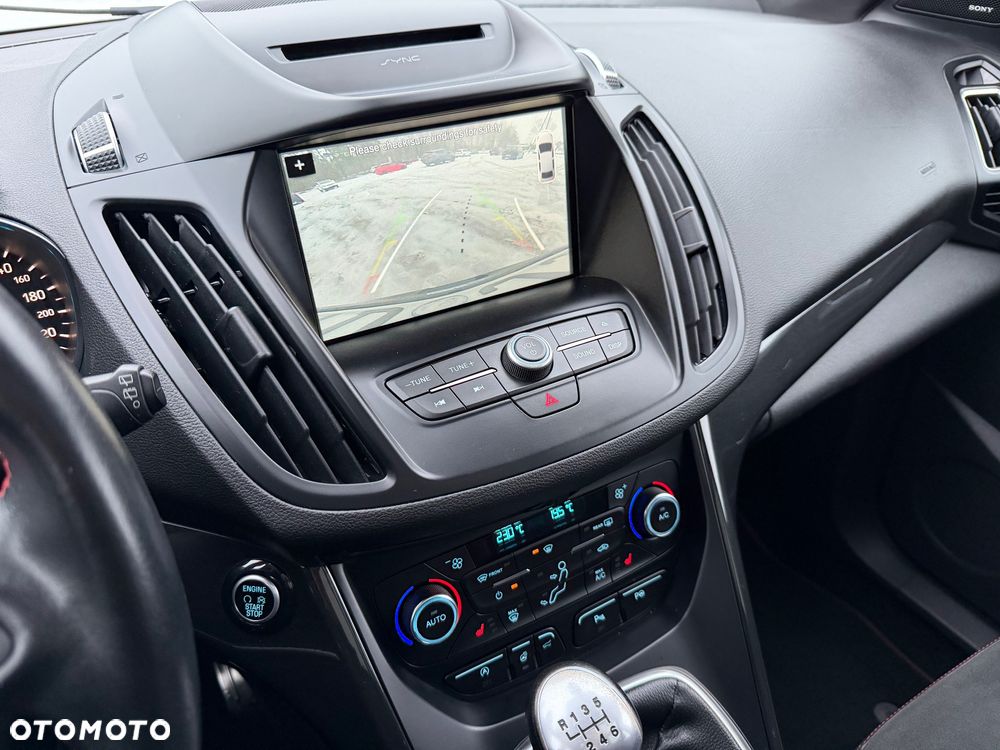 Ford Kuga 1.5 EcoBoost 2x4 ST-Line - 18