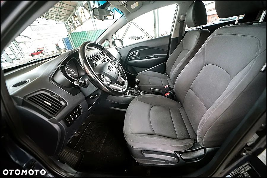 Kia Rio 1.2 Dream Team Edition - 31