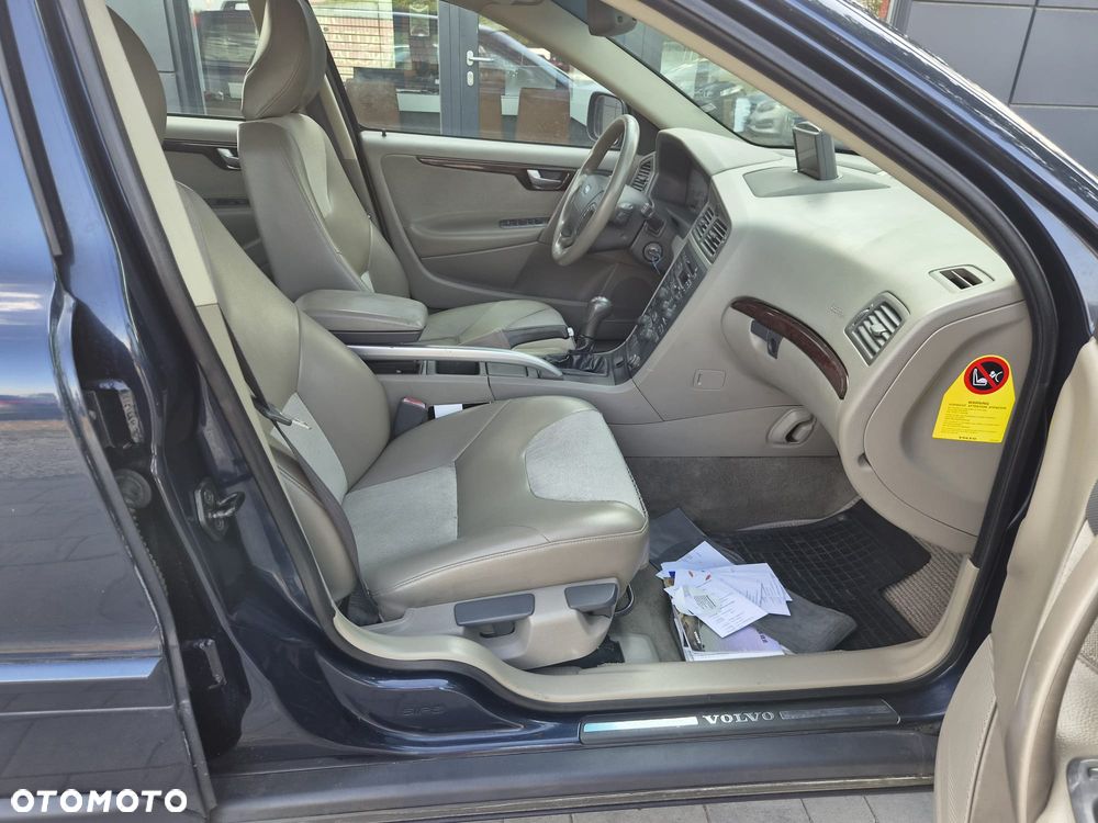 Volvo XC 70 - 22