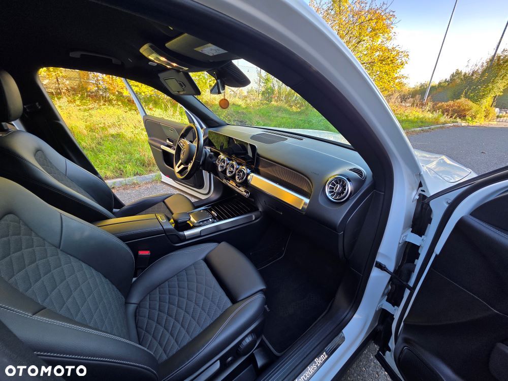 Mercedes-Benz GLB - 14