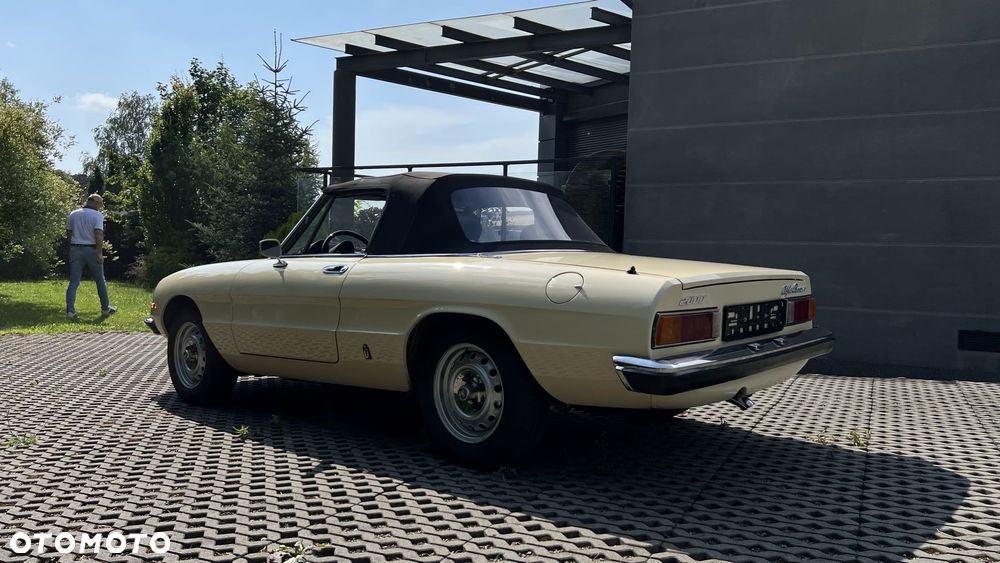 Alfa Romeo Spider - 4