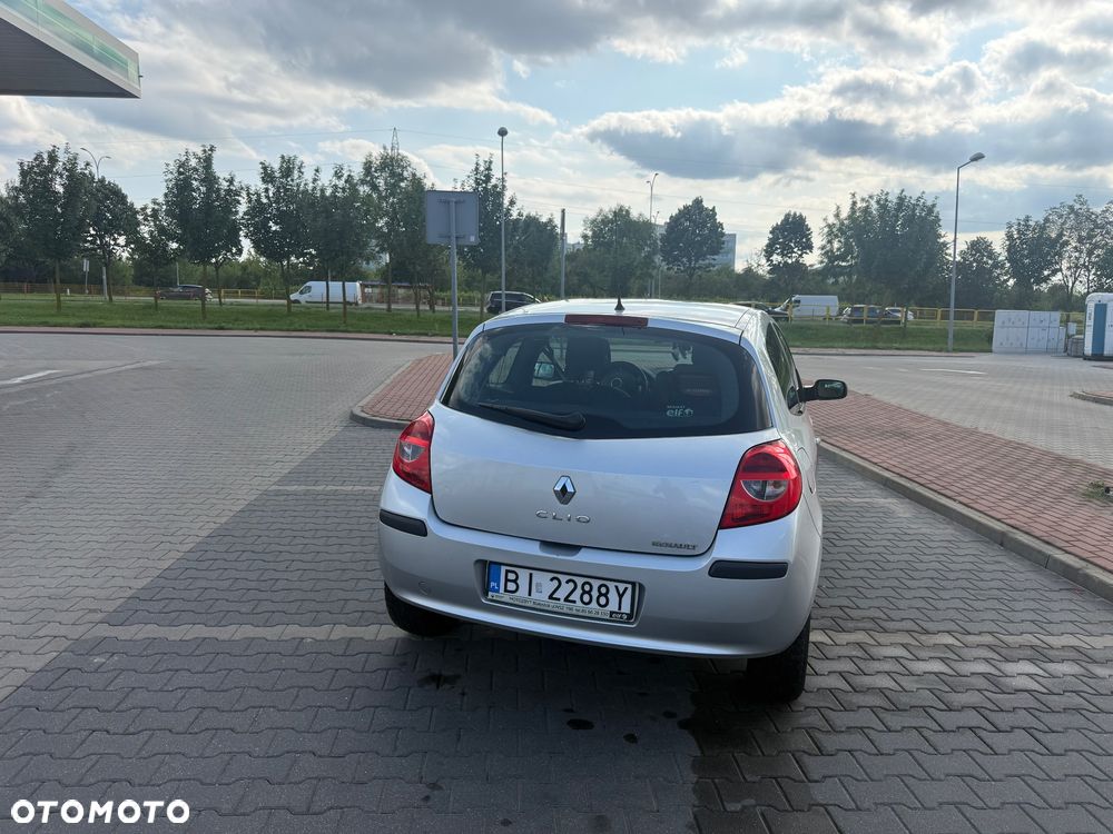 Renault Clio 1.6 16V Expression - 5