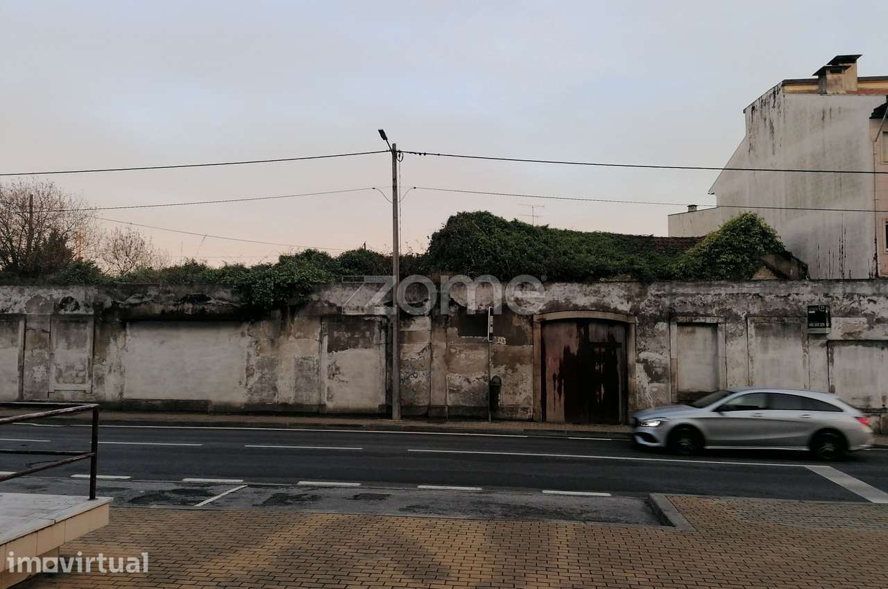 Moradia em Ruína com terreno no centro Ihavo-Aveiro - Grande imagem: 3/17