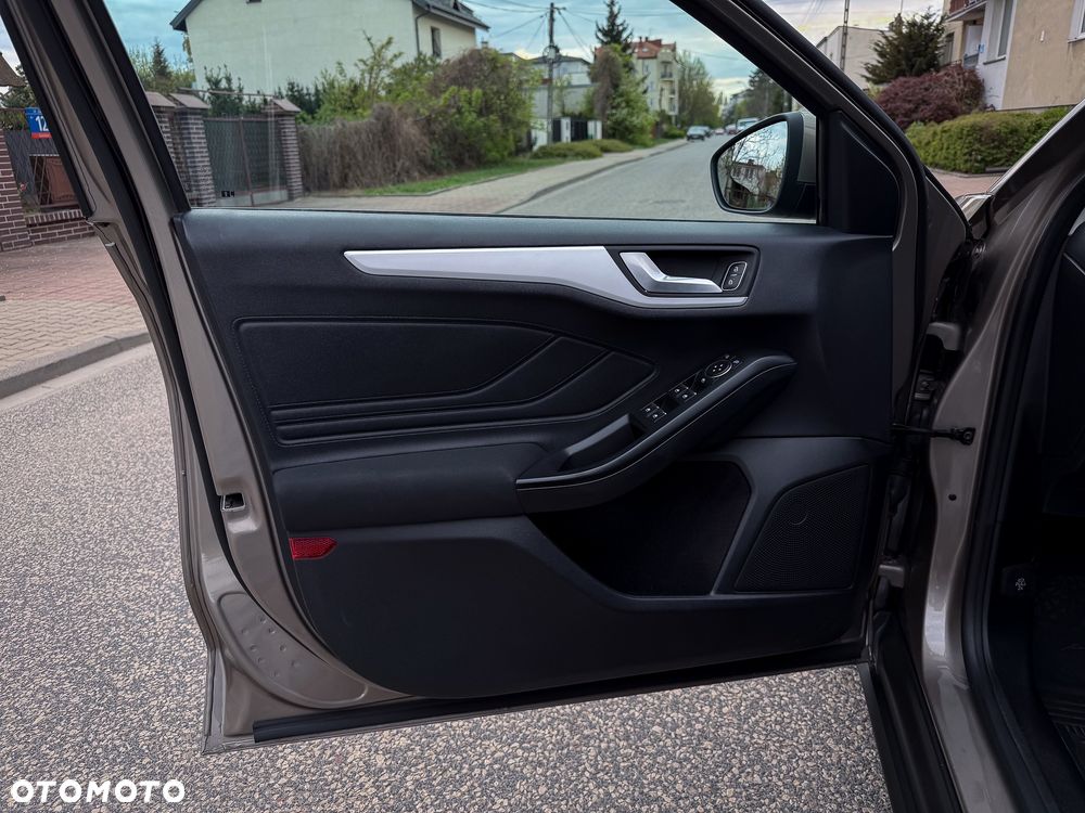 Ford Focus 1.0 EcoBoost Trend Edition Business - 12
