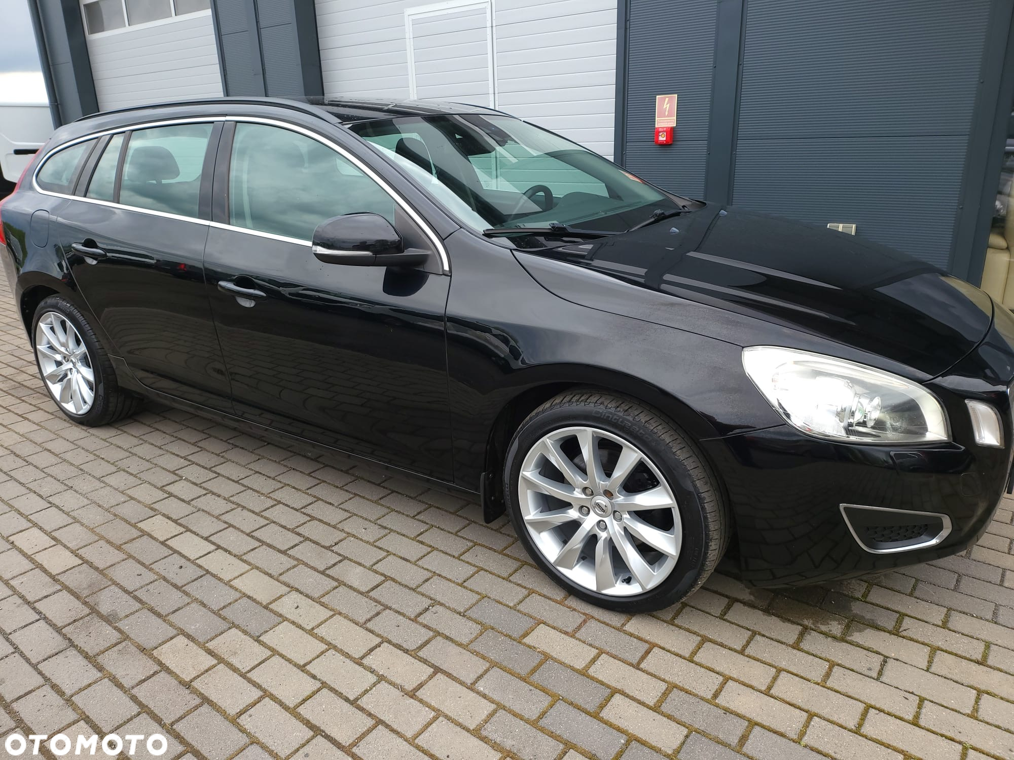 Volvo V60 D2 Momentum - 27