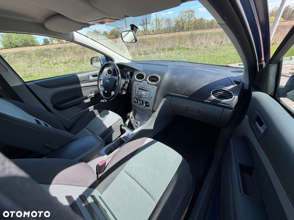 Ford Focus 1.6 16V Sport - 17