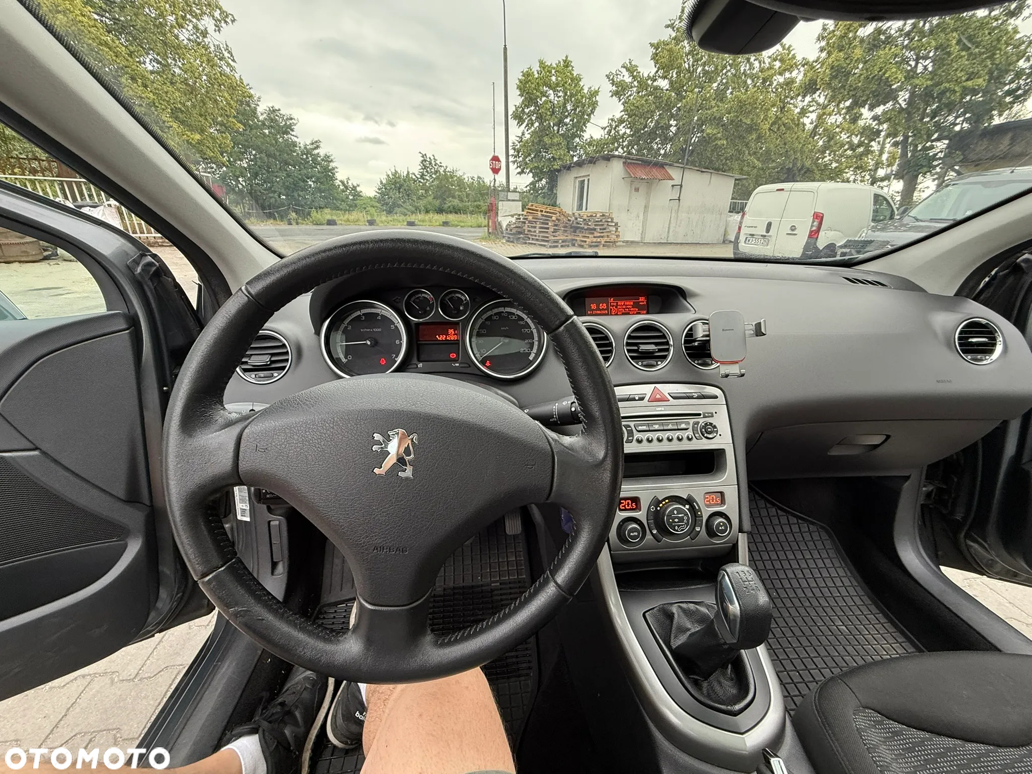 Peugeot 308 1.6 Premium - 16