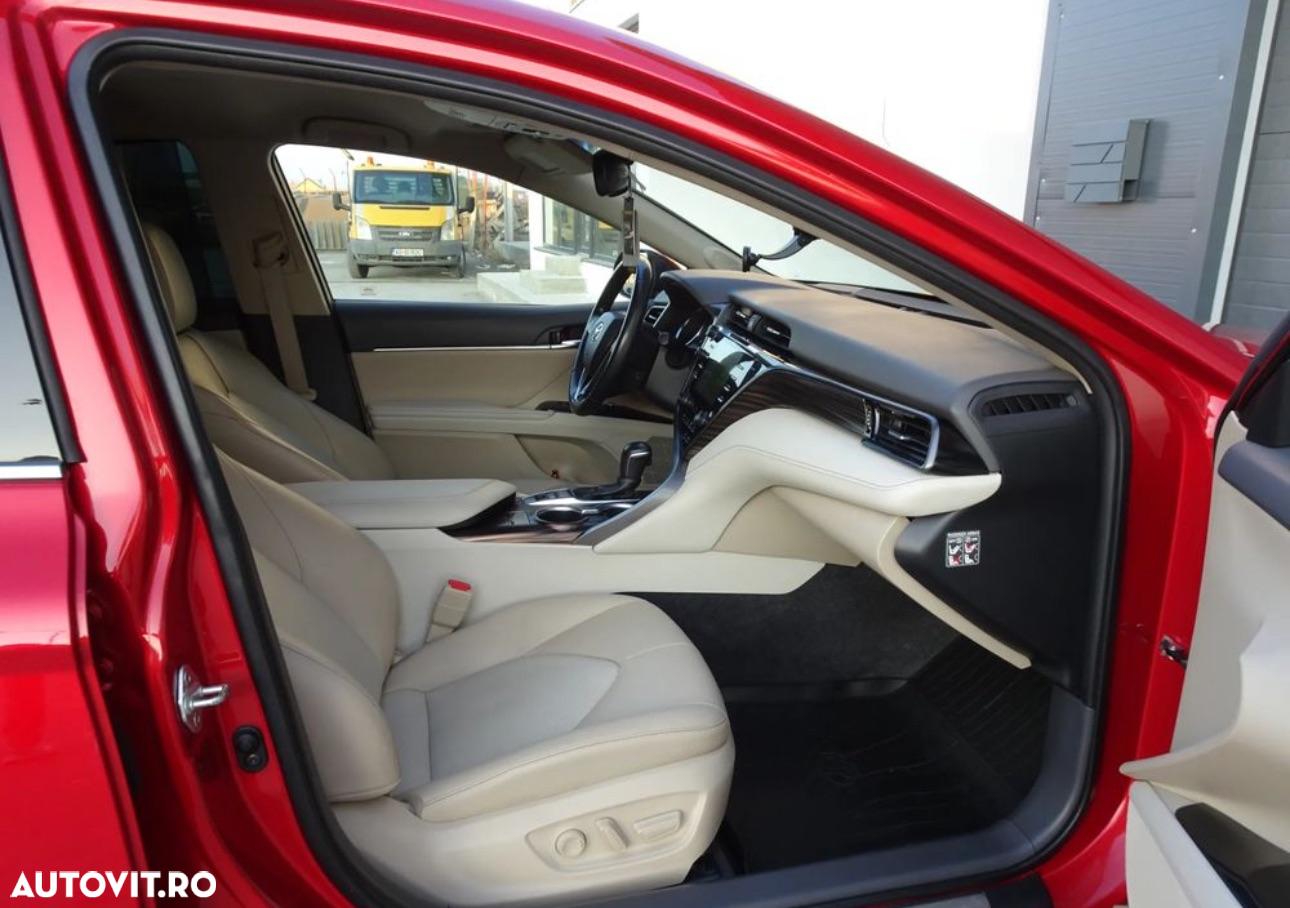 Toyota Camry 2.5 Hybrid Exclusive - 12