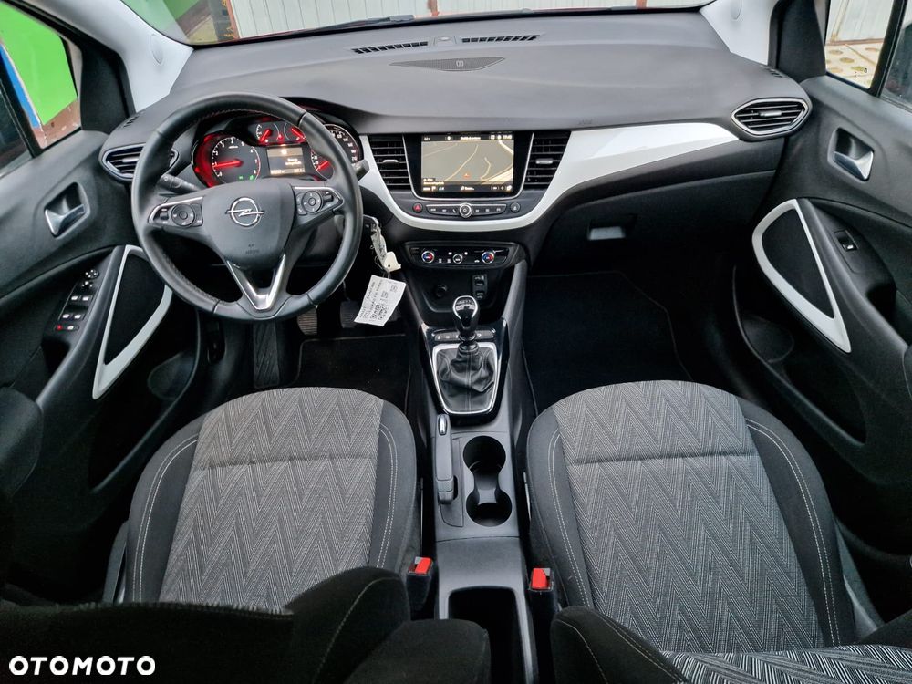 Opel Crossland X 1.2 T Design Line S&S - 11