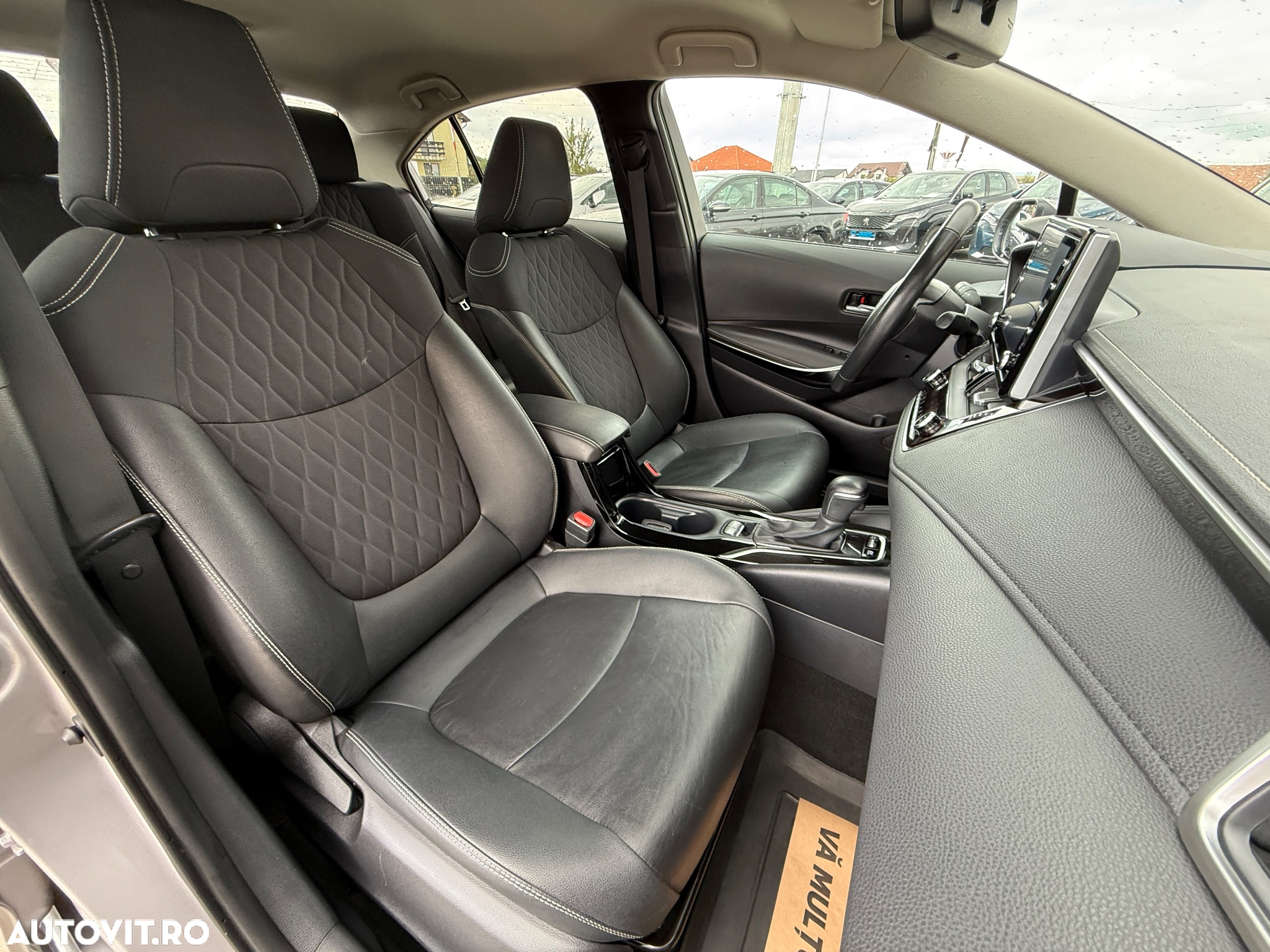 Toyota Corolla 1.8 HSD Exclusive interior Negru - 21