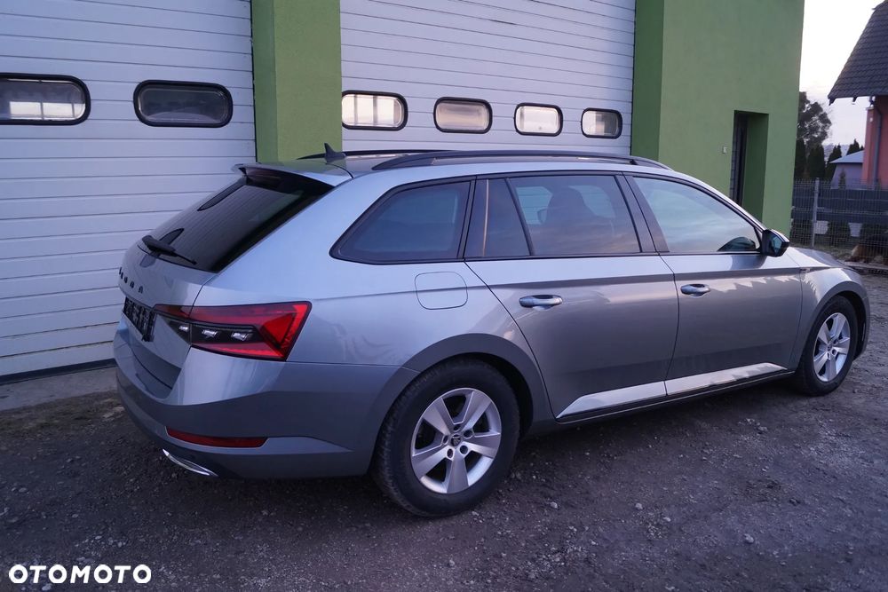 Skoda Superb 2.0 TDI DSG Sportline - 27