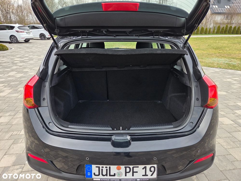 Kia Ceed 1.6 GDI ISG Dream Team Edition - 23