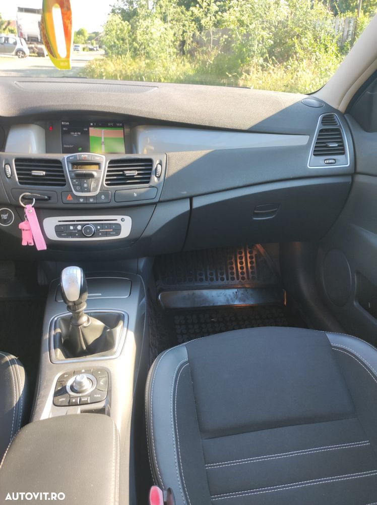 Renault Laguna dCi 110 FAP Limited - 15