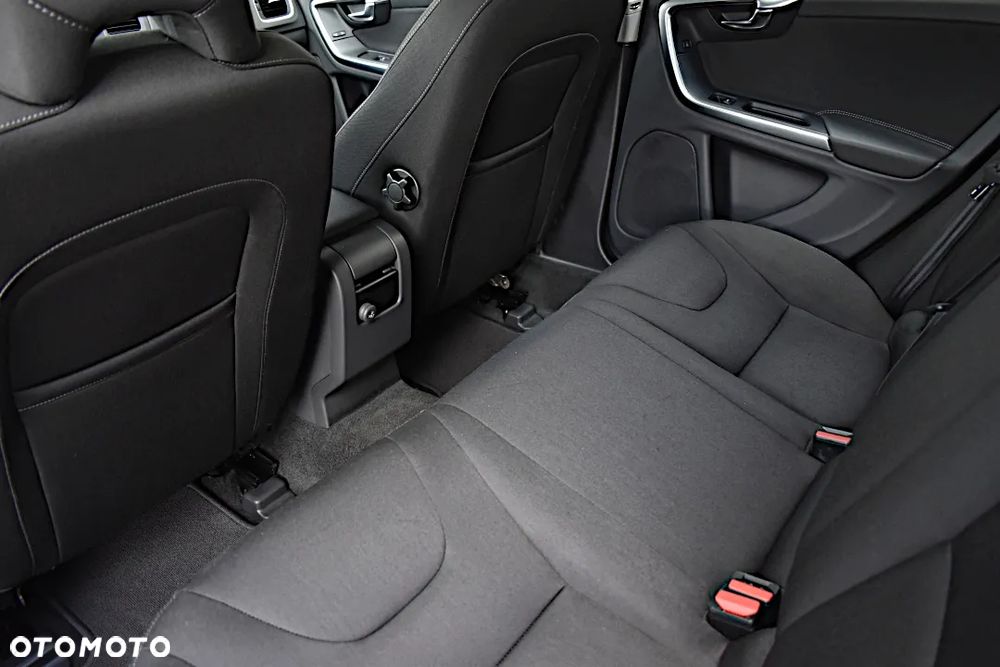 Volvo V60 DRIVe - 26