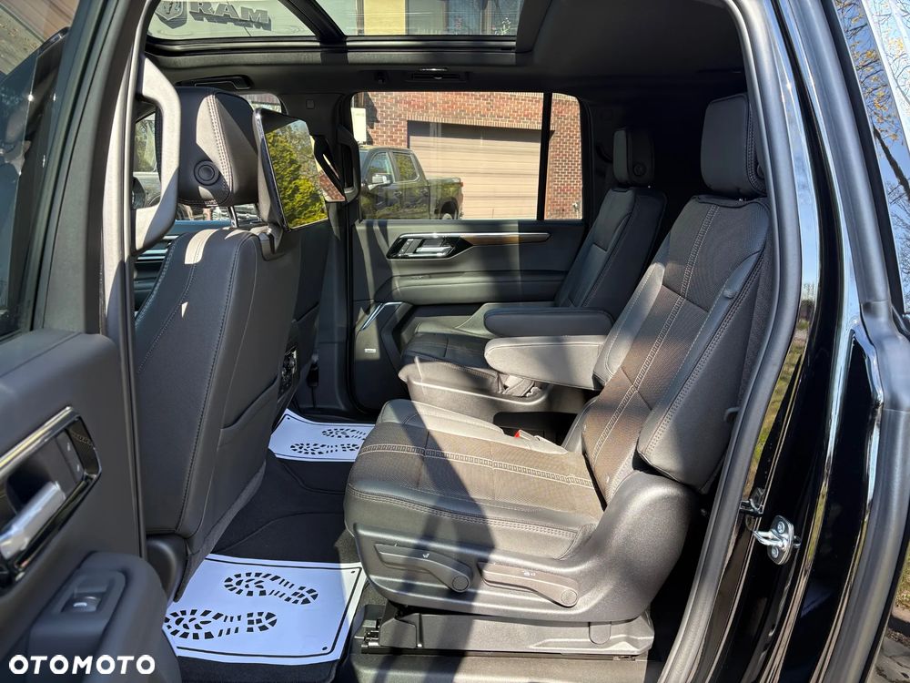 Chevrolet Suburban - 26