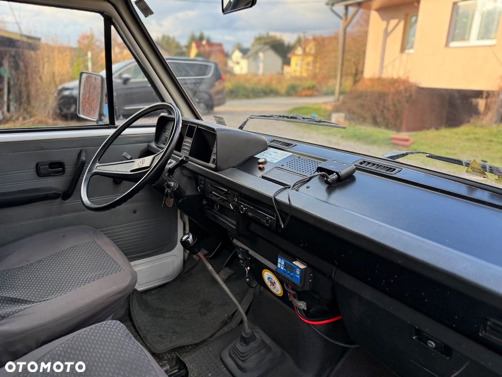 Volkswagen Caravelle - 12