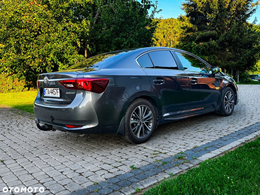 Toyota Avensis 2.0 D-4D Prestige - 2