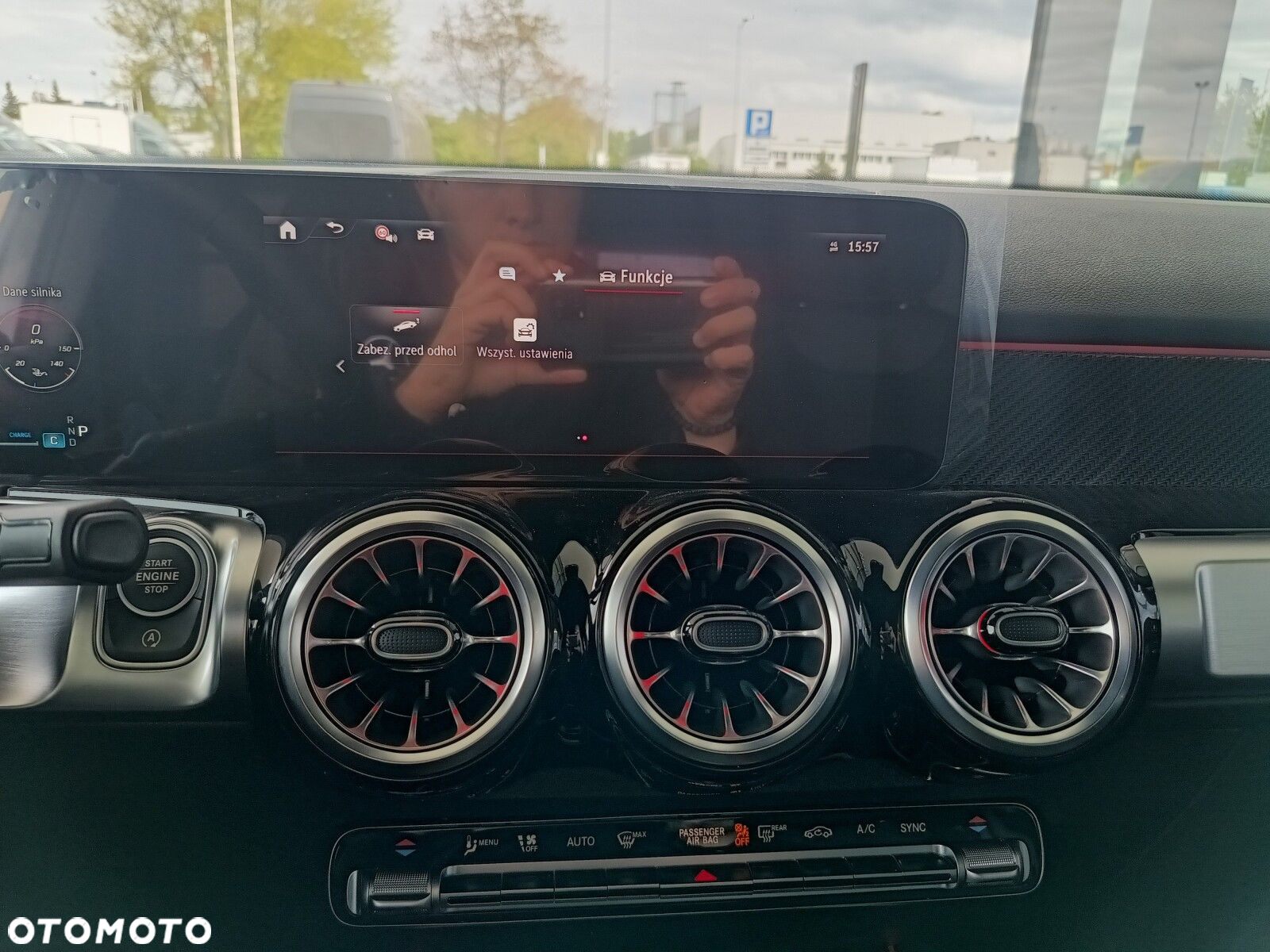 Mercedes-Benz GLB - 16