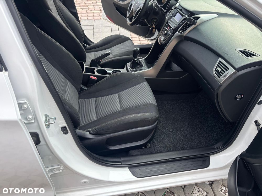 Hyundai i30 1.4 BlueDrive Comfort - 14