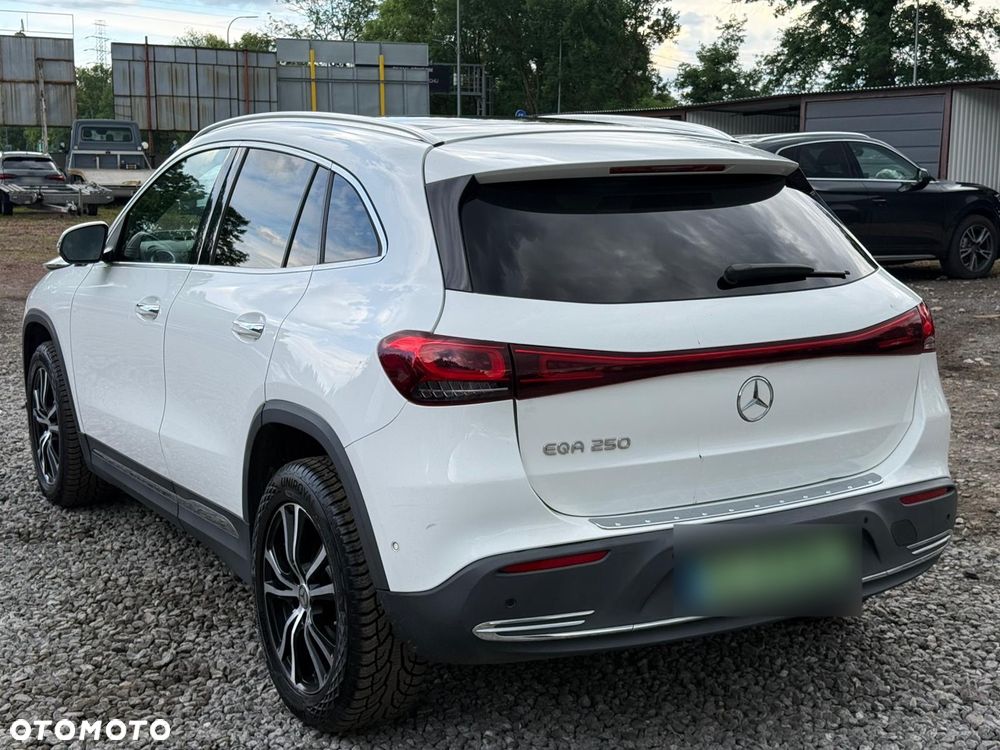 Mercedes-Benz EQA 250 66.5kWh Electric Art - 2