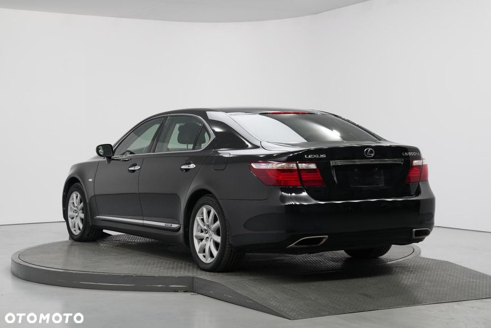 Lexus LS - 7