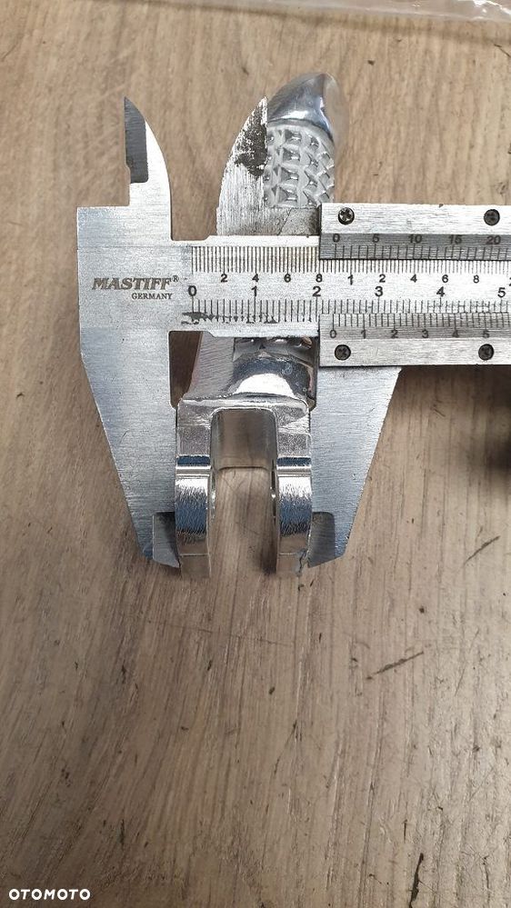 Podnóżek pasażera Suzuki GSX-R750 RF600 RG125 RGV250  43621-32C00 - 6
