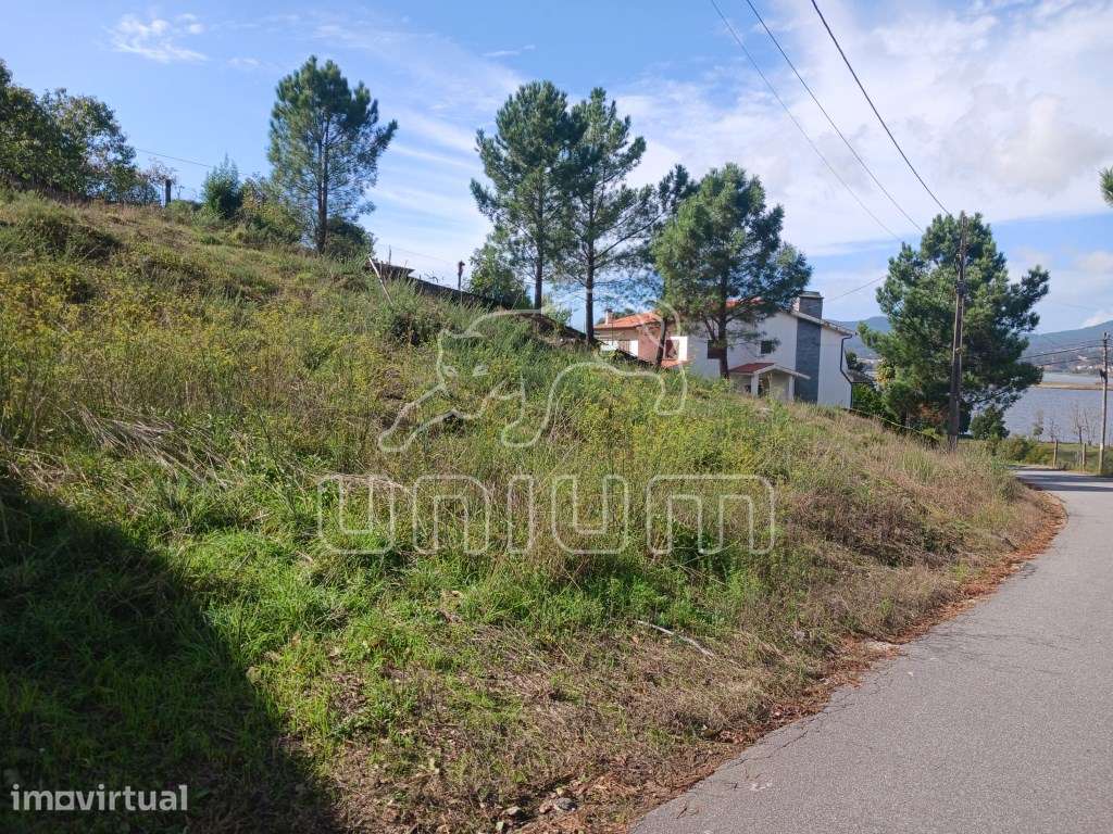 Terreno para construção com vista para o Rio Minho - Grande imagem: 3/7