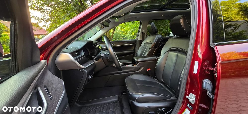 Jeep Grand Cherokee - 11